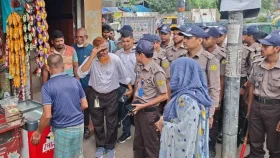 ফুটপাত দখলমুক্ত করতে উচ্ছেদ অভিযান শুরু