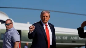 ন্যাটো থেকে বেরিয়ে যাওয়ার সিদ্ধান্তে অনড় ট্রাম্প