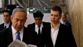 নেতানিয়াহুর ছেলেকে ইরান যুদ্ধে পাঠানোর দাবি