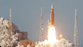 ৫৪ বছর পর চাঁদের পথে ৪ নভোচারী