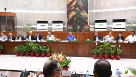 অফিস সময় ৯টা-৪টা, মার্কেট বন্ধ সন্ধ্যা ৬টায়