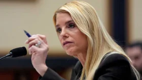 অ্যাটর্নি জেনারেলকে বরখাস্ত করলেন ট্রাম্প