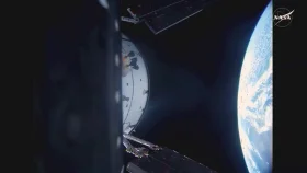 মহাকাশ থেকে পৃথিবীকে দেখে অভিভূত নভোচারীরা