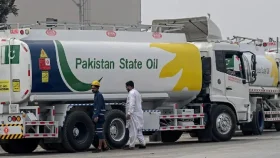পাকিস্তানে এক রাতে ডিজেলের দাম বেড়ে দ্বিগুণ, পেট্রোল বাড়ল ৪৩ শতাংশ