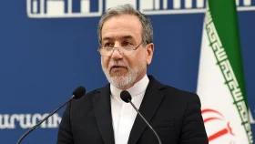 যুদ্ধ বন্ধে স্থায়ী সমাধান চান আব্বাস আরাঘচি