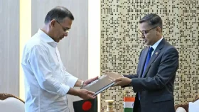 প্রধানমন্ত্রীর সঙ্গে ভারতীয় হাইকমিশনারের সাক্ষাৎ