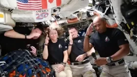 মহাকাশে নতুন ইতিহাস গড়ে ট্রাম্পকে জানালেন নভোচারীরা