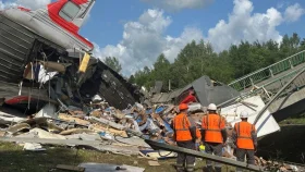 ইরানের কাশানে রেলসেতুতে ইসরায়েলি বিমান হামলা: নিহত ২