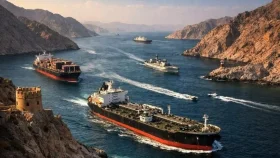 বিশ্ব অর্থনীতিতে মার্কিন ডলারের আধিপত্য ডুবতে পারে হরমুজে