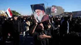 আয়াতুল্লাহ আলি খামেনির স্বরণে ইরানের রাস্তায় লাখো মানুষ