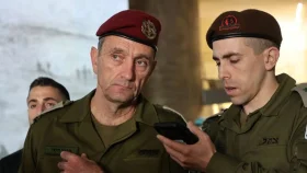 ইসরায়েলের সাবেক সেনাপ্রধানের গোপন ছবি ফাঁস, নেপথ্যে ইরানপন্থী হ্যাকার