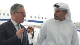 যুদ্ধবিরতি রক্ষায় আরব আমিরাতে ব্রিটিশ প্রধানমন্ত্রী