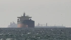 হরমুজ প্রণালি দিয়ে দিনে ১৫ জাহাজ যেতে পারবে: ইরান