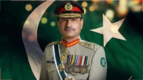 ইসলামাবাদে সেনাপ্রধানের পোশাকেই কি বিশেষ বার্তা