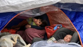 লেবাননে জায়গা নেই আশ্রয় শিবিরে, বাস্তুচ্যুত ১২ লাখ