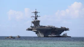 ওমান উপসাগরের কাছে মার্কিন বিমানবাহী রণতরী ও দুটি ডেস্ট্রয়ার শনাক্ত
