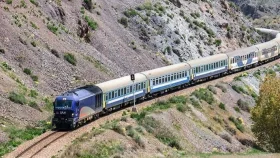 যুদ্ধের ক্ষত কাটিয়ে ইরানে পুনরায় রেল চলাচল চালু&nbsp;