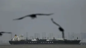 ট্রাম্পের হরমুজ প্রণালী অবরোধের হুমকি ভারতের জন্য অস্বস্তি