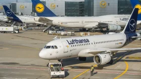 জার্মানিতে কয়েক শতাধিক ফ্লাইট বাতিল, নেপথ্যে কি?