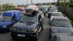 দক্ষিণ লেবাননে ঘরে ফিরতে ভাঙা সেতুতে দীর্ঘ অপেক্ষা