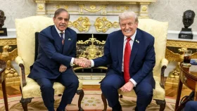 যুদ্ধ বন্ধে আলোচনায় পাকিস্তানে বসতে পারেন ট্রাম্প