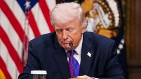 ইরান যুদ্ধে ট্রাম্পের সিদ্ধান্ত গ্রহণে একের পর এক বিশৃঙ্খলা