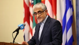 'হরমুজে অবরোধ প্রত্যাহার করলে আলোচনায় বসবে ইরান'