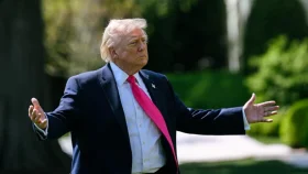 অর্থনৈতিক ধ্বংসের মুখে ইরান: ট্রাম্প