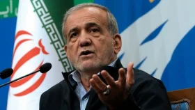 সংলাপের পথে ৩ বাধার কথা জানালেন ইরানের প্রেসিডেন্ট