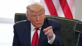 হরমুজে মাইন ছড়ানো নৌযানে গুলির নির্দেশ ট্রাম্পের