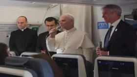 যুক্তরাষ্ট্র ও ইরানকে আলোচনায় ফেরার আহ্বান পোপ লিও চতুর্দশের