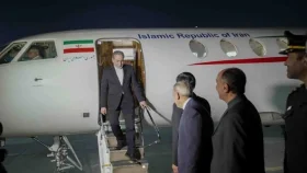 পাকিস্তানে পৌঁছেছেন ইরানের পররাষ্ট্রমন্ত্রী