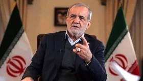 যুক্তরাষ্ট্রের চাপে আলোচনায় যাবে না ইরান: মাসউদ পেজেশকিয়ান