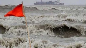 আজও চার সমুদ্র বন্দরে ৩ নম্বর সতর্ক সংকেত