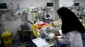 বিপর্যস্ত ইরানের স্বাস্থ্য খাত, আকাশচুম্বী ওষুধের দাম