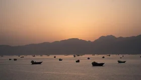 আটকে পড়া জাহাজ সরাতে শুরু হচ্ছে মার্কিন অভিযান