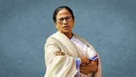 পদত্যাগ না করার ঘোষণা মমতার