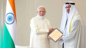 আরব আমিরাত সফরে মোদি, তেল-গ্যাসের চুক্তি সই