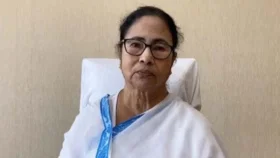 সংবাদমাধ্যমে আর নয়, ফেসবুক লাইভই এখন মমতার রাজনৈতিক হাতিয়ার
