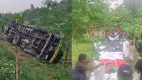 টাঙ্গাইলে ট্রাক উল্টে নিহতদের ১৩ জনের বাড়িই নওগাঁয়