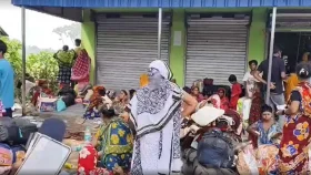আটকের ভয়ে পশ্চিমবঙ্গ সীমান্তে মানুষের ঢল, বাংলাদেশে ঢোকার চেষ্টা