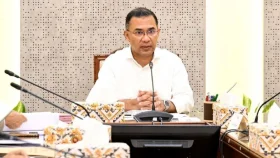 মশক নিধন শিখতে ফ্লোরিডা নয়, ডোবার পাশে দাঁড়ানোর পরামর্শ প্রধানমন্ত্রীর