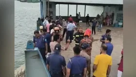 দৌলতদিয়ায় আবারও নদীতে পড়লো যাত্রীবাহী বাস