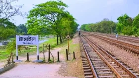 ট্রেনে কাটা পড়ে গৃহবধূর মৃত্যু,পাশে মিললো আরেক নারীর লাশ