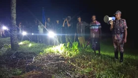 চুয়াডাঙ্গায় অনুপ্রবেশ ঠেকাতে বিজিবি ও স্থানীয়দের রাত জেগে পাহারা