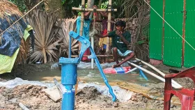নড়াইলে সুবিধাবঞ্চিত এক পরিবারের জন্য আবাবিল সমাজকল্যাণ সংস্থার টিউবওয়েল স্থাপন