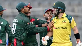 হোয়াইটওয়াশ এড়াতে মরিয়া অস্ট্রেলিয়া, কনোলির ফিফটি
