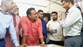 &lsquo;হয় কাজ করবেন, না হলে চলে যাবেন&rsquo;