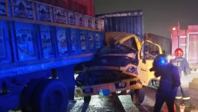 টঙ্গীতে ফ্লাইওভারে ট্রাক-কাভার্ডভ্যান সংঘর্ষে চালক নিহত