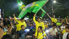 ব্রাজিলের প্রথম ম্যাচ, টিএসসিতে সমর্থকদের উল্লাস